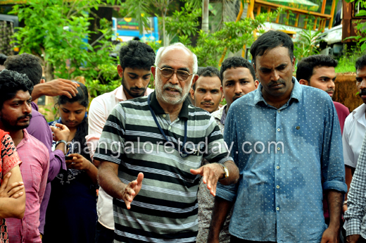 DYFI protest